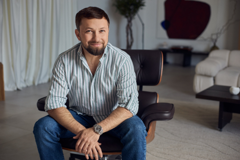 Что носить с джинсами? Наглядные примеры с фото