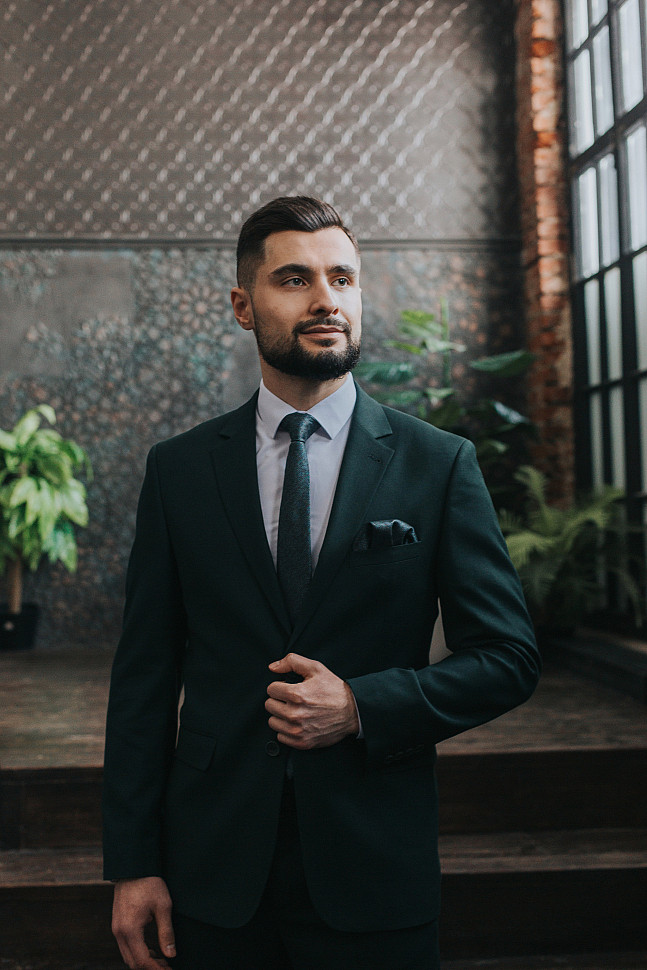 Зеленый костюм